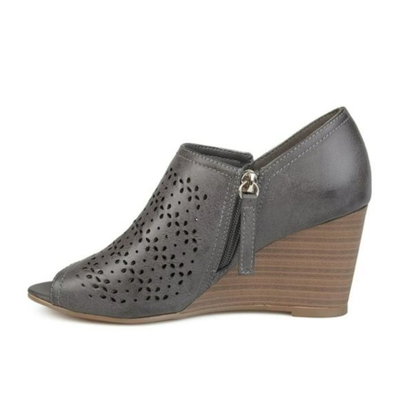 Journee Collection Britny Wedge-7.5 - Picture 6 of 9